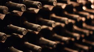yalumba-borttle-shot-banner-3